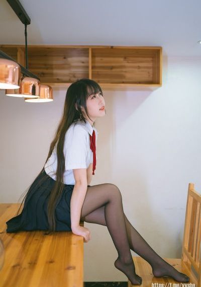 亚洲年轻女教师毛茸茸湿润_720电影免费在线