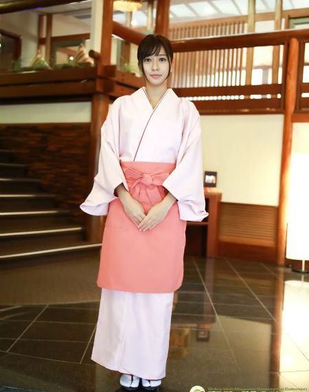 美女扒开粉嫩尿口给男生桶_BD国语免费高清观看