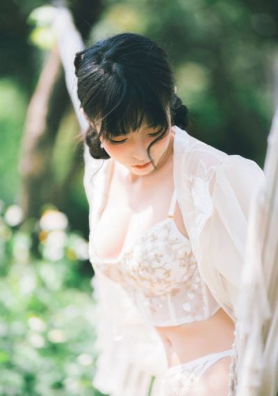 《年轻的女教师3》4_1080在线观看电视