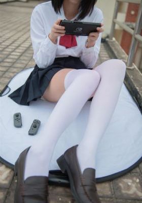 一家三口去美国换多少美元_高清在线观看完整版